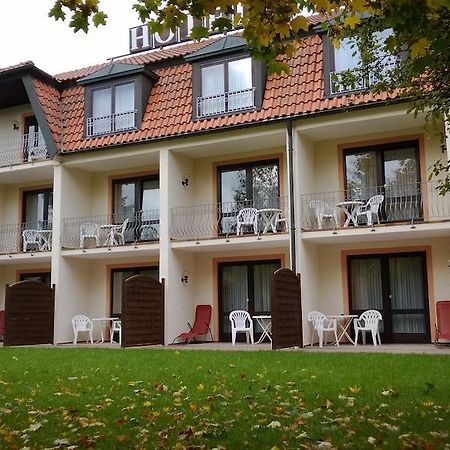 Landhotel Vierjahreszeiten Bad Konigshofen im Grabfeld Luaran gambar