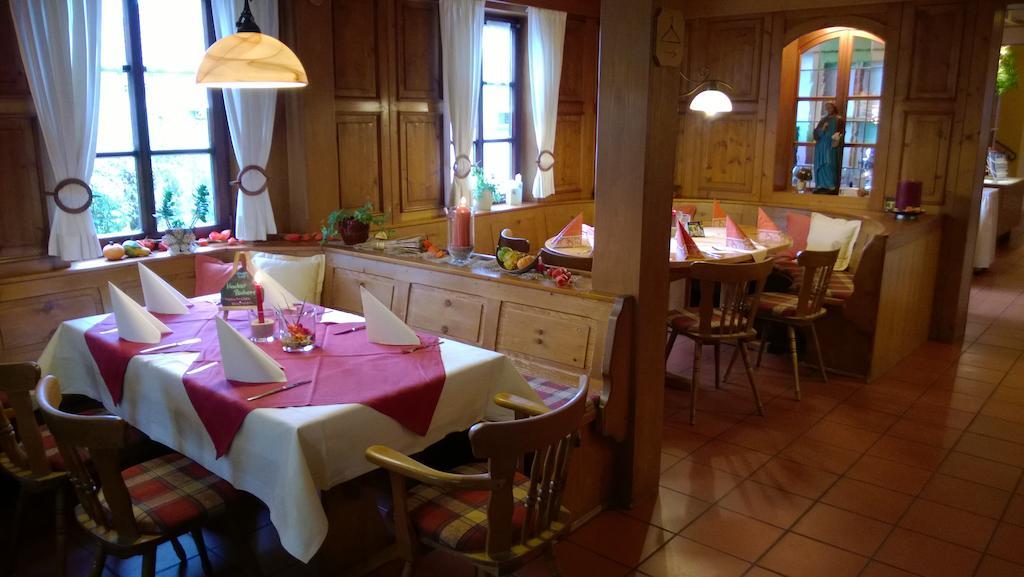 Landhotel Vierjahreszeiten Bad Konigshofen im Grabfeld Luaran gambar