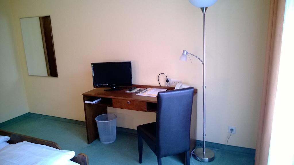 Landhotel Vierjahreszeiten Bad Konigshofen im Grabfeld Bilik gambar