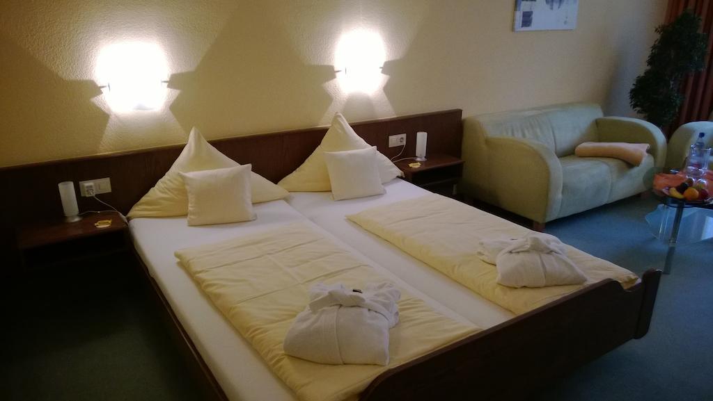Landhotel Vierjahreszeiten Bad Konigshofen im Grabfeld Bilik gambar