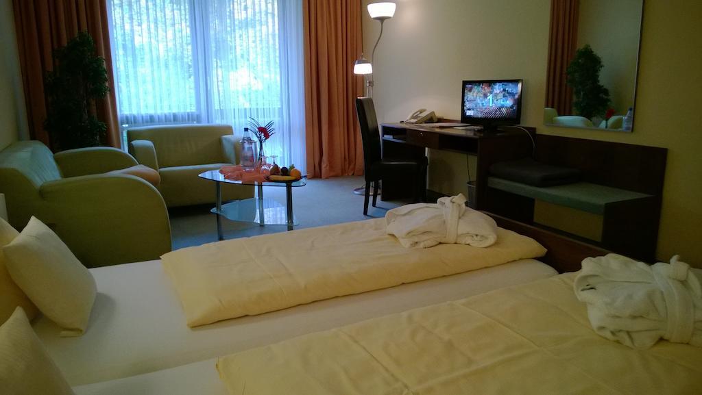 Landhotel Vierjahreszeiten Bad Konigshofen im Grabfeld Bilik gambar